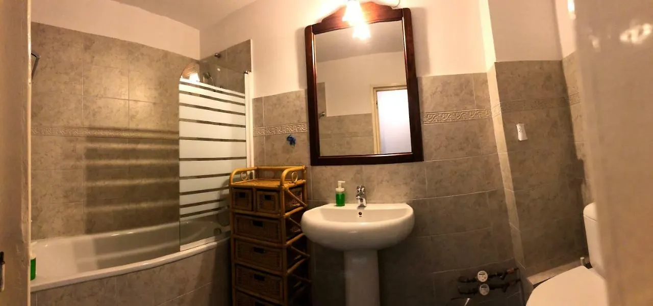 Green Apartment With Terrace 12 Bucareste